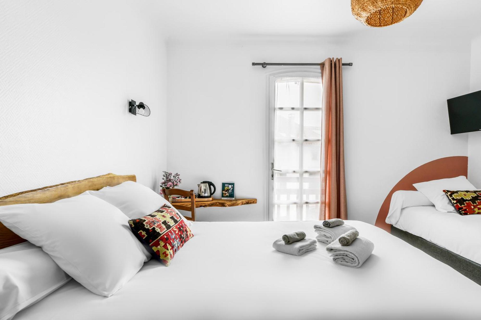 Logis Hotel Restaurant Espelletenia Larceveau-Arros-Cibits ภายนอก รูปภาพ