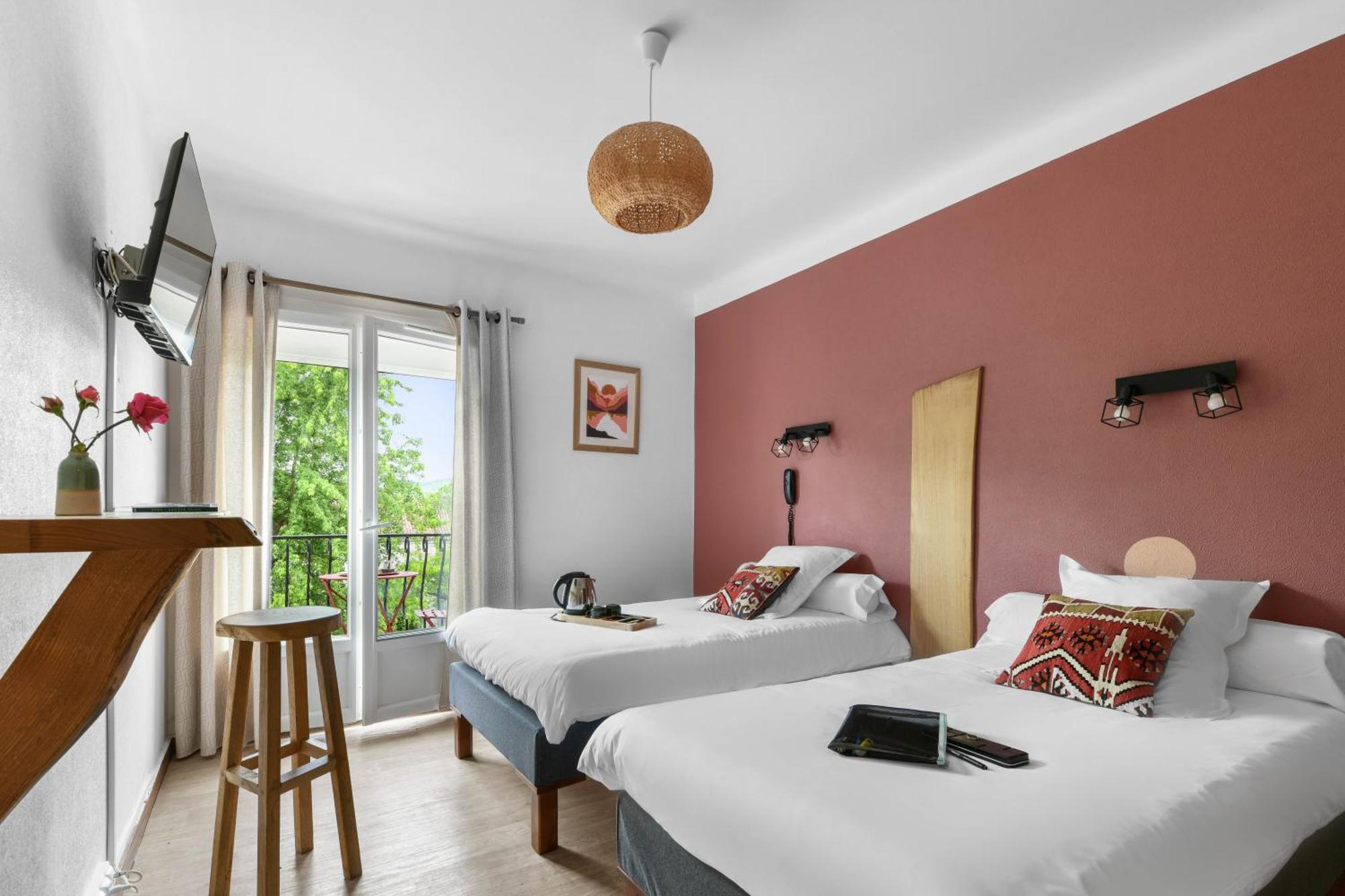 Logis Hotel Restaurant Espelletenia Larceveau-Arros-Cibits ภายนอก รูปภาพ